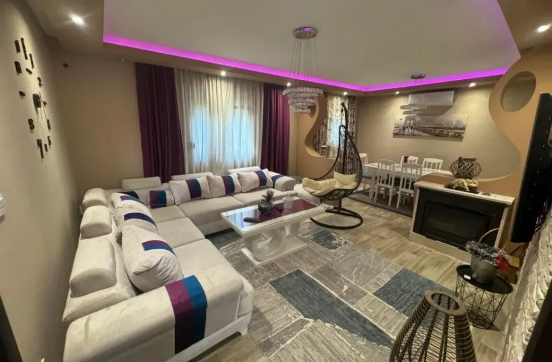 Izdavanje, kuća, 100m², Kakaricka Gora, Podgorica