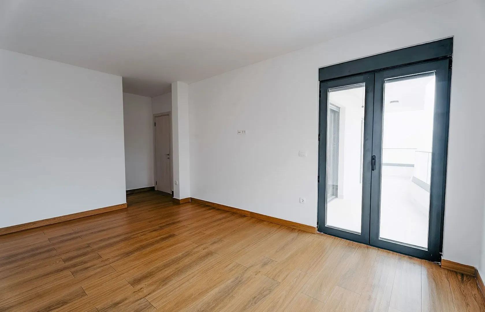 Izdavanje, ugostiteljski objekat, 1600m², Budva, Crna Gora