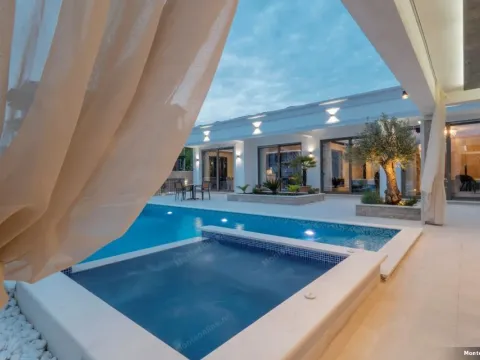 Sale, house, 190m², Budva, Crna Gora - image 15