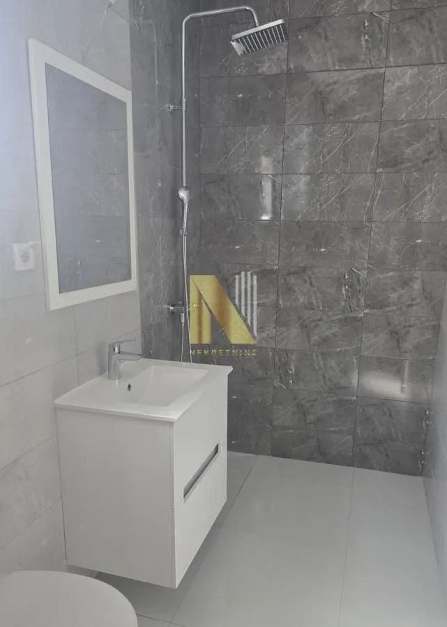 Prodaja, trosoban stan, 70m², Vidovdansko naselje, Novi Sad Sve Podlokacije