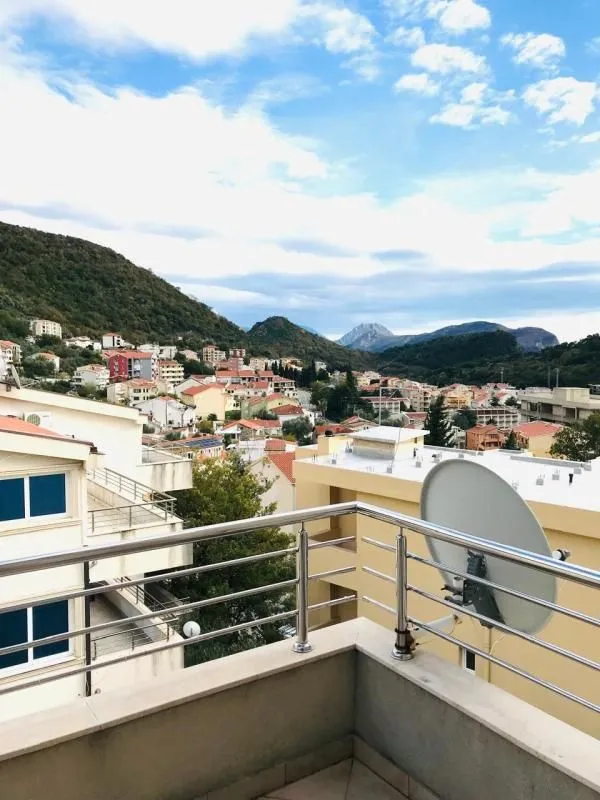Prodaja, dvosoban stan, 61m², Petrovac, Budva