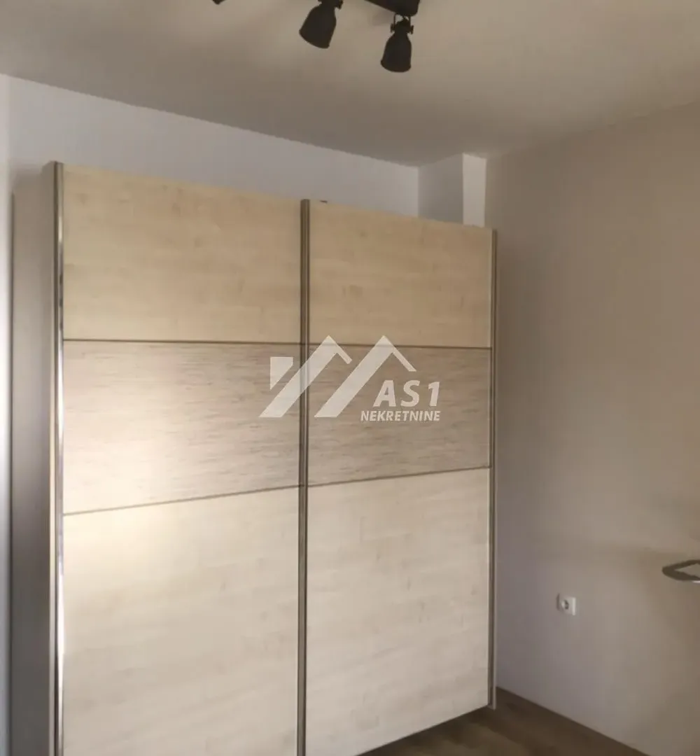 Izdavanje, dvosoban stan, 60m², Bulevar Oslobodjenja, Novi Sad Sve Podlokacije
