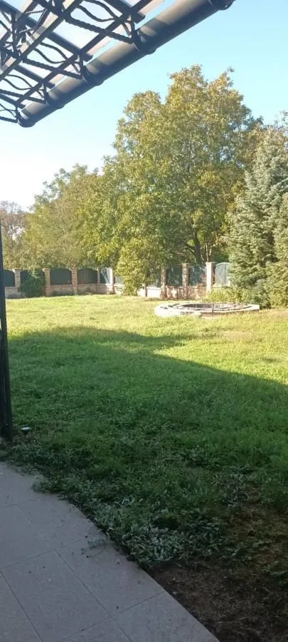 Rent, house, 280m², Zvezdarska Šuma, Zvezdara Sve Podlokacije