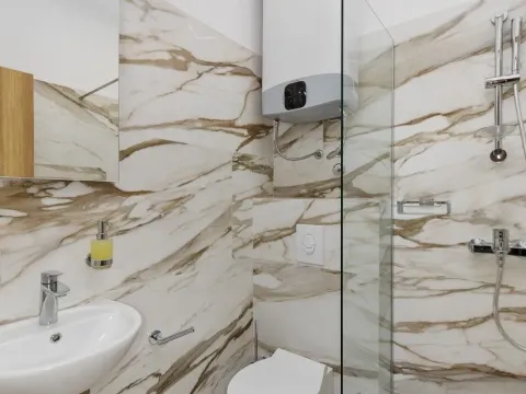 Sale, three bedroom apartment, 158m², Dobrota, Kotor - image 13