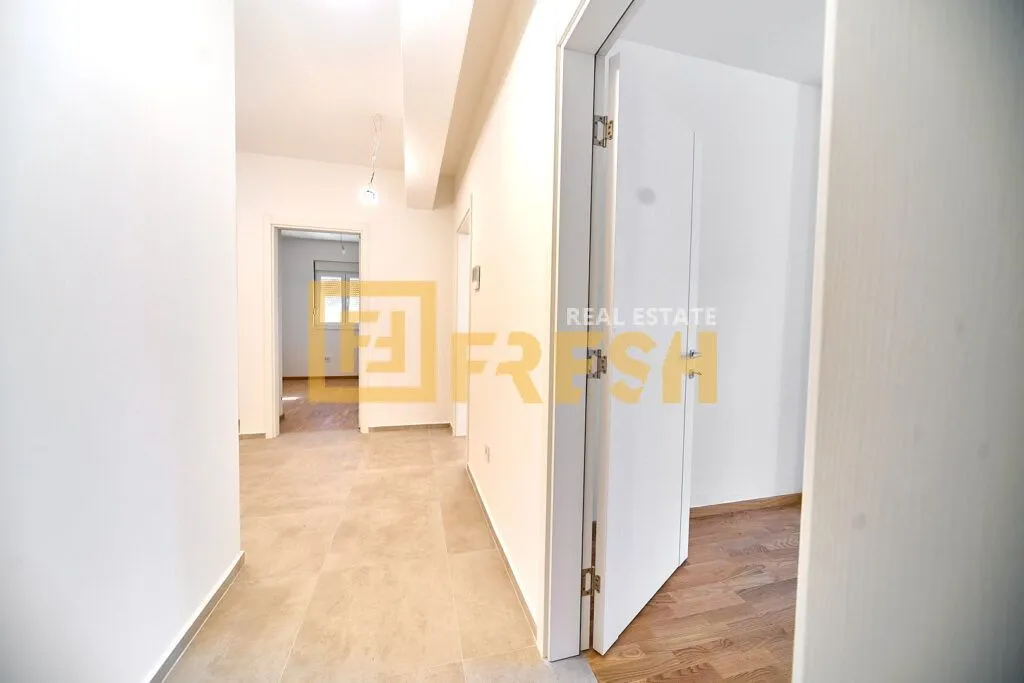 Prodaja, trosoban stan, 104m², Stari Aerodrom, Podgorica
