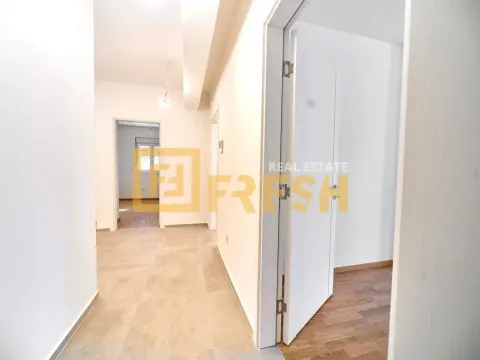 Prodaja, trosoban stan, 104m², Stari Aerodrom, Podgorica - image 15