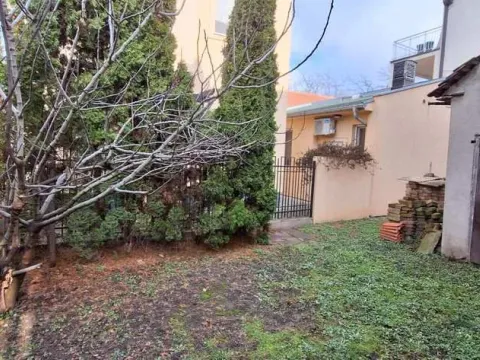 Prodaja, kuća, 200m², Zemun Gardoš, Zemun Sve Podlokacije - image 10