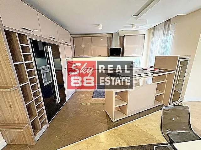 Rent, four bedroom apartment, 188m², Vračar Hram, Vračar Sve Podlokacije
