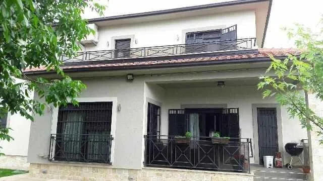 Rent, house, 220m², Tološi, Podgorica