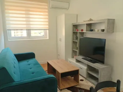 Rent, one bedroom apartment, 35m², Centar, Bar - image 2