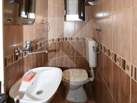 Rent, two bedroom apartment, 93m², Tološi, Podgorica - image 13