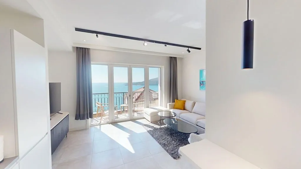 Prodaja, jednosoban stan, 42m², Tivat, Crna Gora