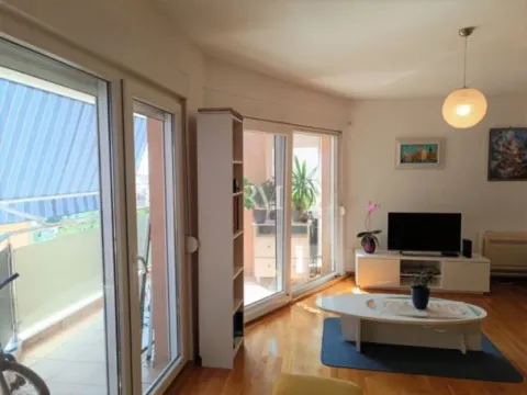 Rent, one bedroom apartment, 90m², Kalimanj, Tivat - image 3