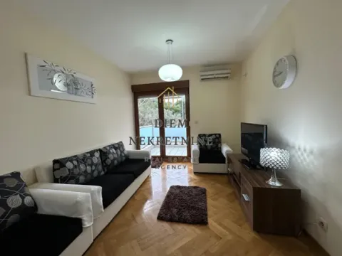Izdavanje, jednosoban stan, 58m², Centar, Bar - image 13