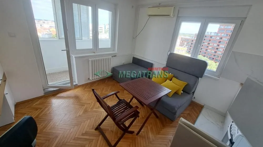 Izdavanje, stan, 26m², Centar, Novi Sad