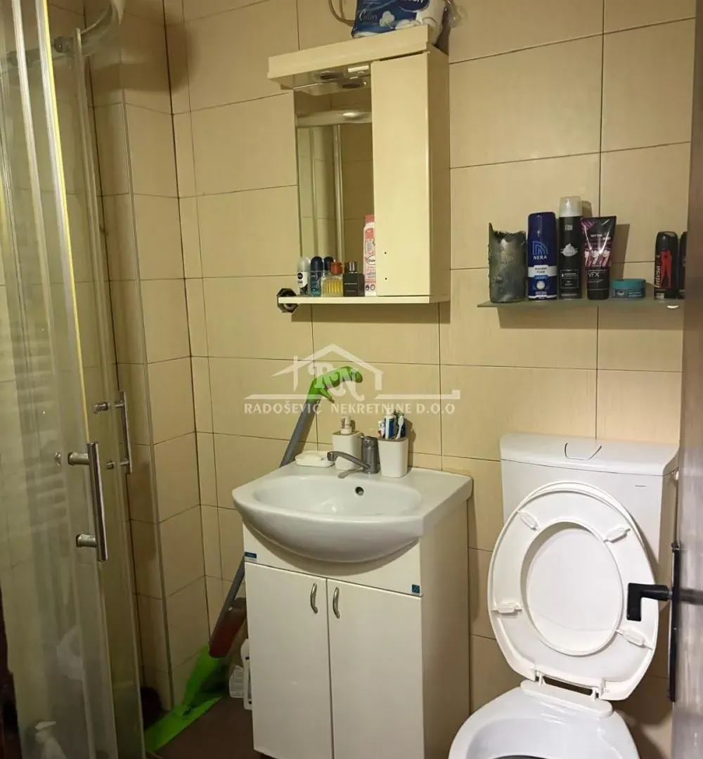 Prodaja, kuća, 215m², Lisović, Barajevo