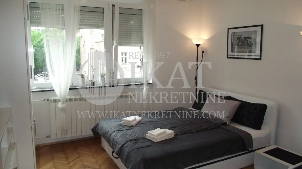 Izdavanje, stan, 25m², Skadarlija, Beograd