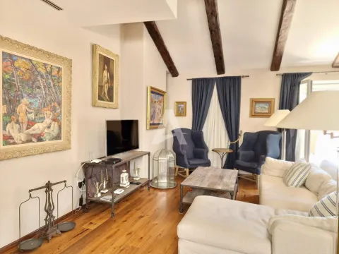 Sale, three bedroom apartment, 192m², Stari Grad, Budva - image 13