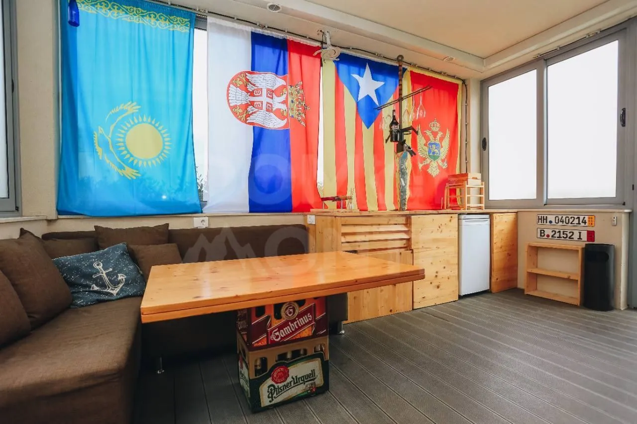 Izdavanje, dvosoban stan, 80m², Tivat, Crna Gora