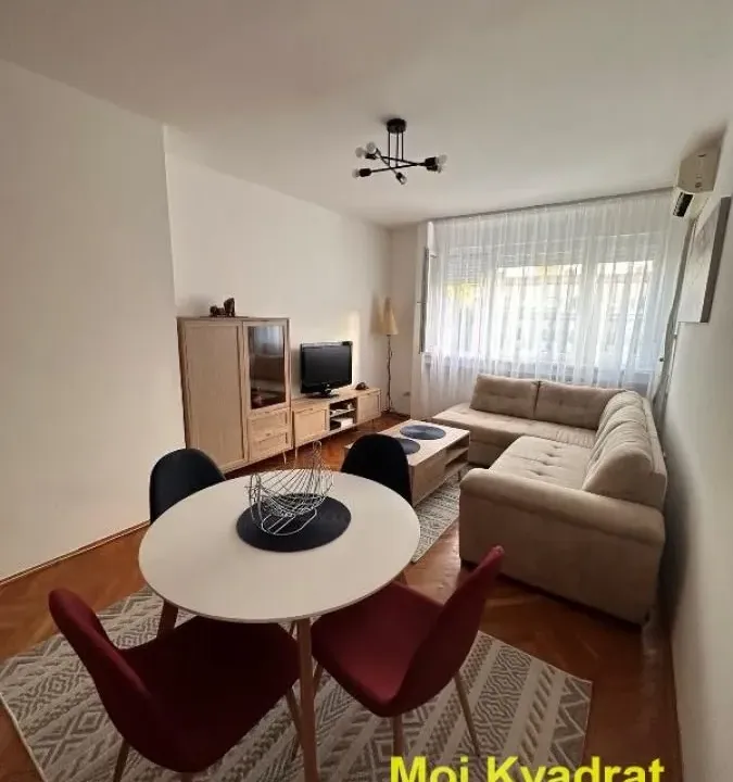 Izdavanje, jednosoban stan, 37m², Centar Sve Podlokacije, Beograd