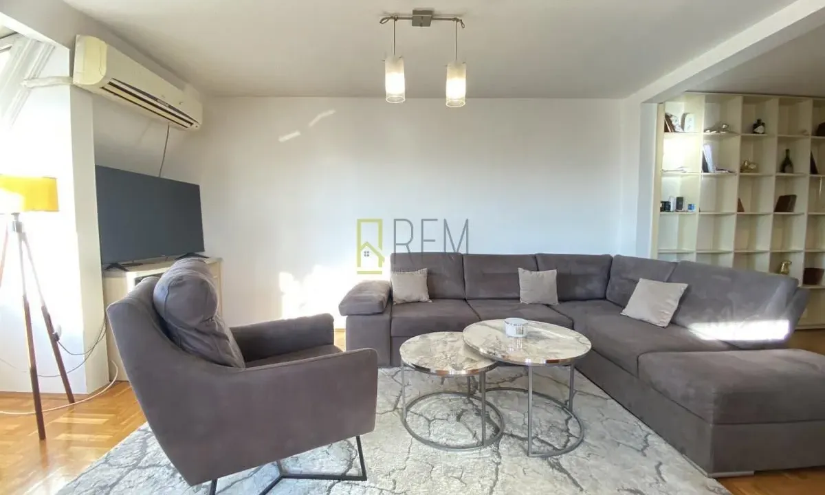 Prodaja, trosoban stan, 86m², Centar, Podgorica