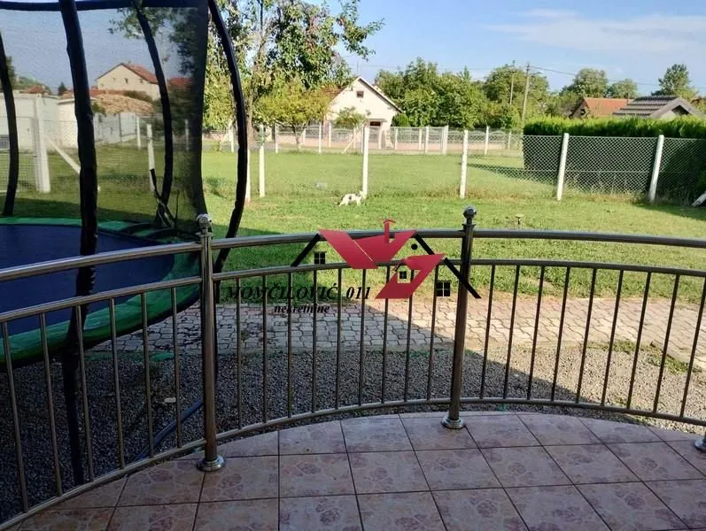 Sale, house, 450m², Zemun Ugrinovci, Zemun Sve Podlokacije