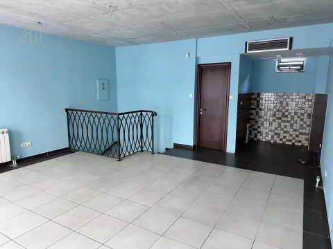 Prodaja, poslovni prostor, 140m², Kalenić Pijaca, Vračar Sve Podlokacije - image 3