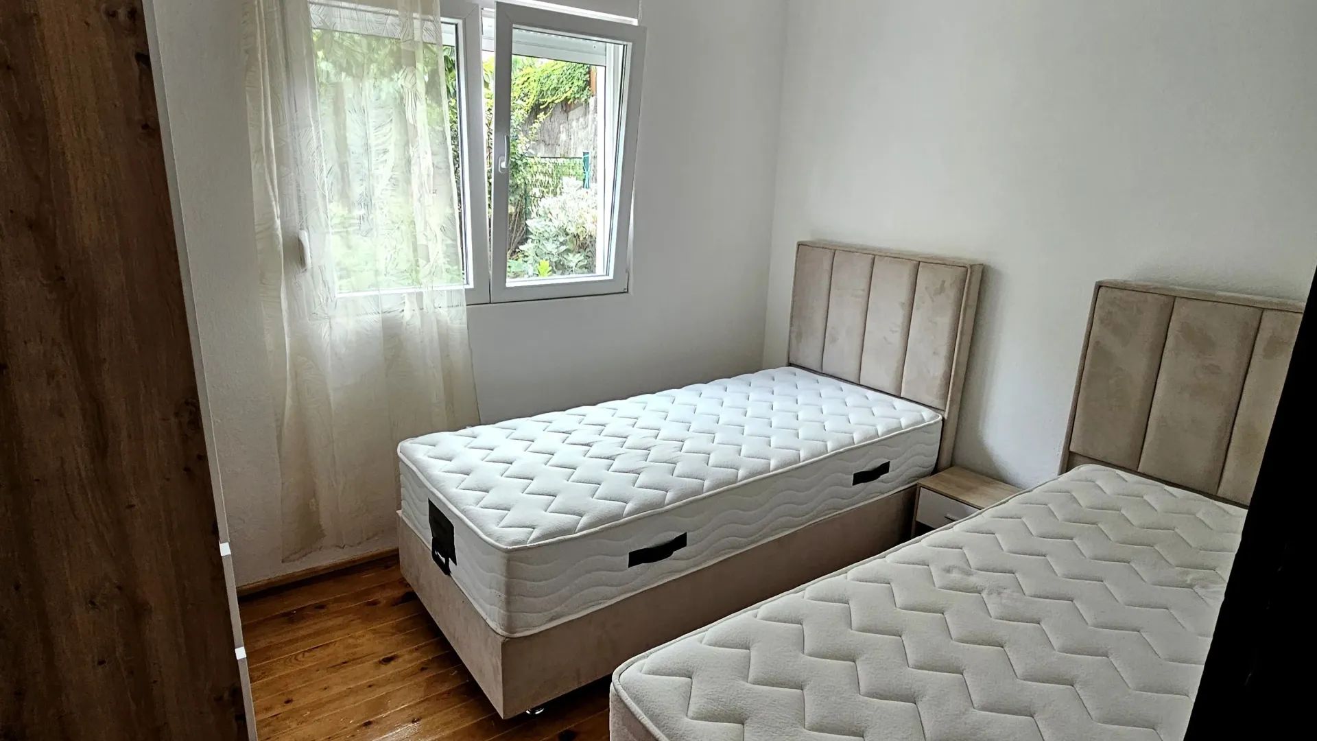 Rent, two bedroom apartment, 75m², Dobrota, Kotor