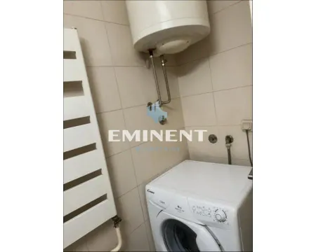 Kupatilo sa veš mašinom, bojlerom i radijatorom. - image 11
