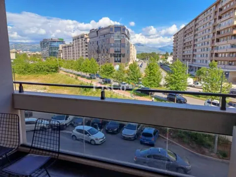 Izdavanje, dvosoban stan, 70m², Master Kvart, Podgorica - image 5