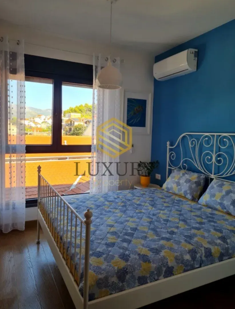 Izdavanje, jednosoban stan, 47m², Kava, Tivat
