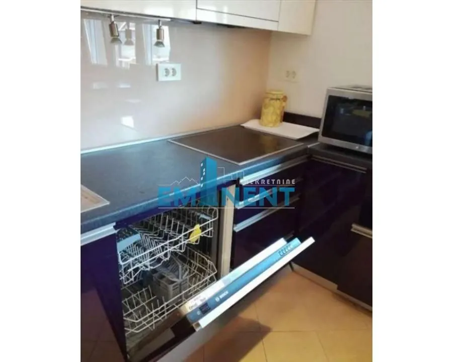 Rent, two bedroom apartment, 83m², Vračar Sve Podlokacije, Beograd