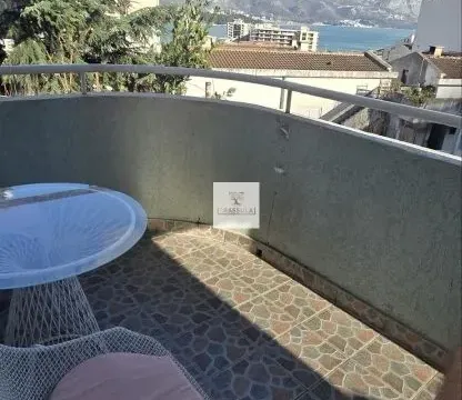 Izdavanje, dvosoban stan, 70m2, Babin Do, Budva