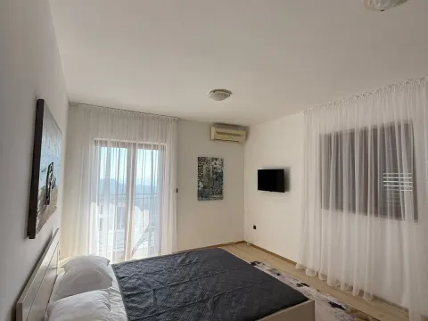 Izdavanje, kuća, 150m², Kuljače, Budva - image 15