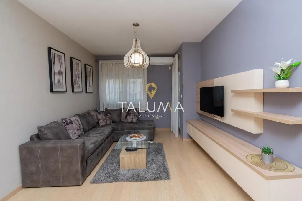 Izdavanje, jednosoban stan, 46m², City Kvart, Podgorica