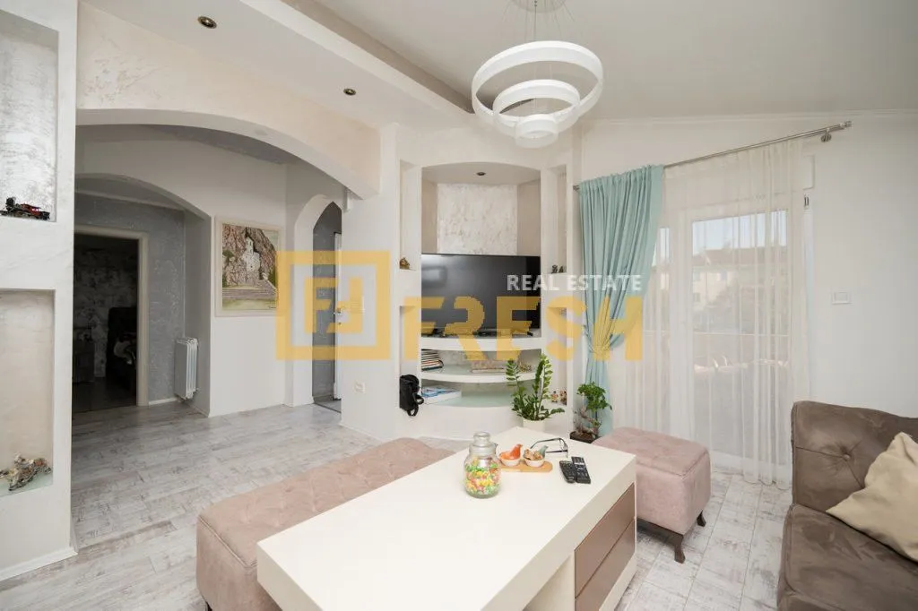 Prodaja, kuća, 250m², Zagorič, Podgorica