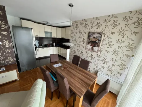 Izdavanje, trosoban stan, 80m², City Kvart, Podgorica - image 17