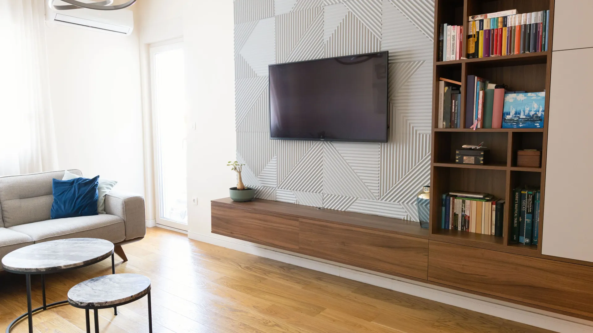 Rent, one bedroom apartment, 52m², Centar, Bar