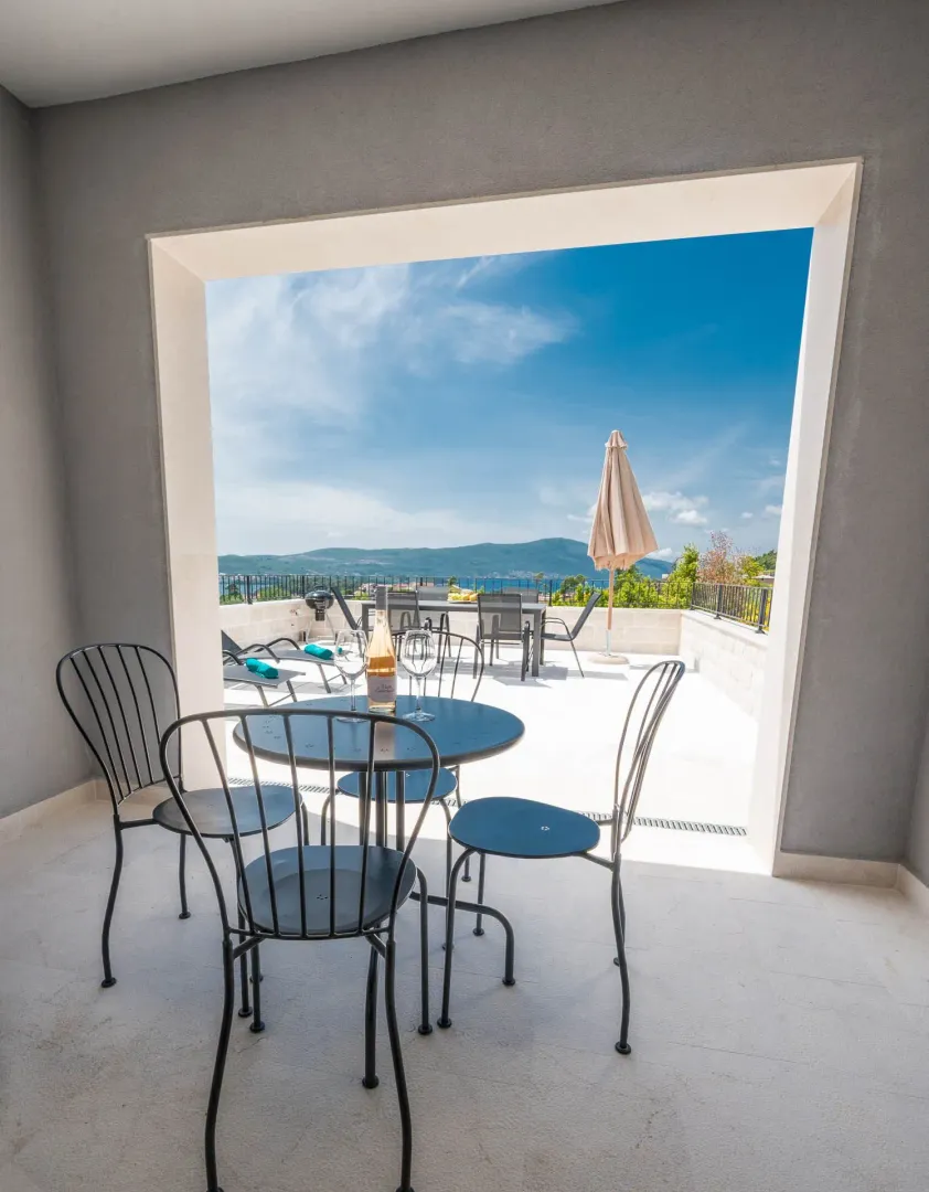 Prodaja, kuća, 250m², Mrčevac, Tivat