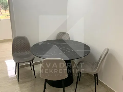 Izdavanje, dvosoban stan, 65m², Blok 5, Podgorica - image 6