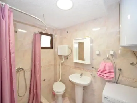 Rent, apartment, 50m², Kotor, Crna Gora - image 5