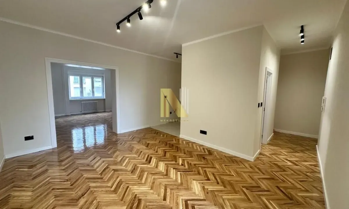 Prodaja, dvosoban stan, 59m², Centar, Novi Sad