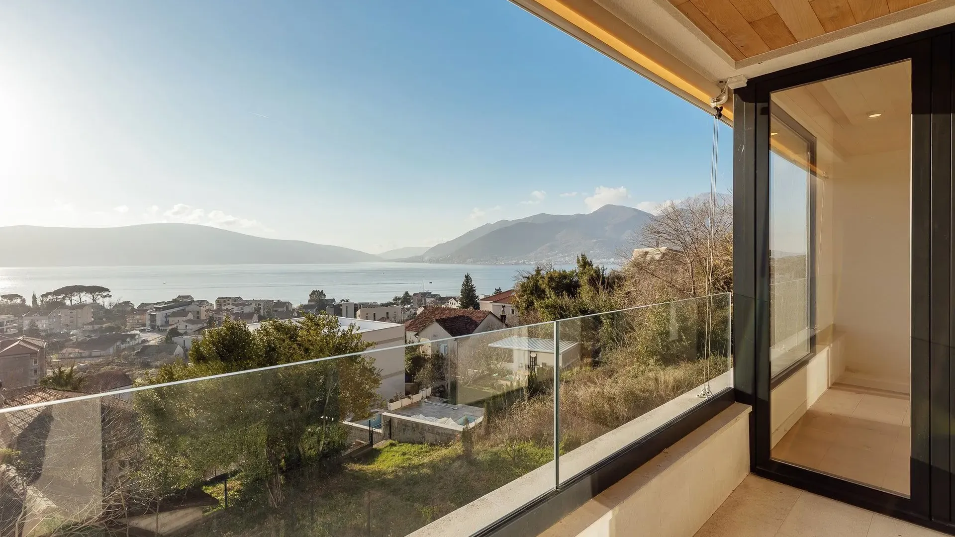 Prodaja, dvosoban stan, 104m², Donja Lastva, Tivat
