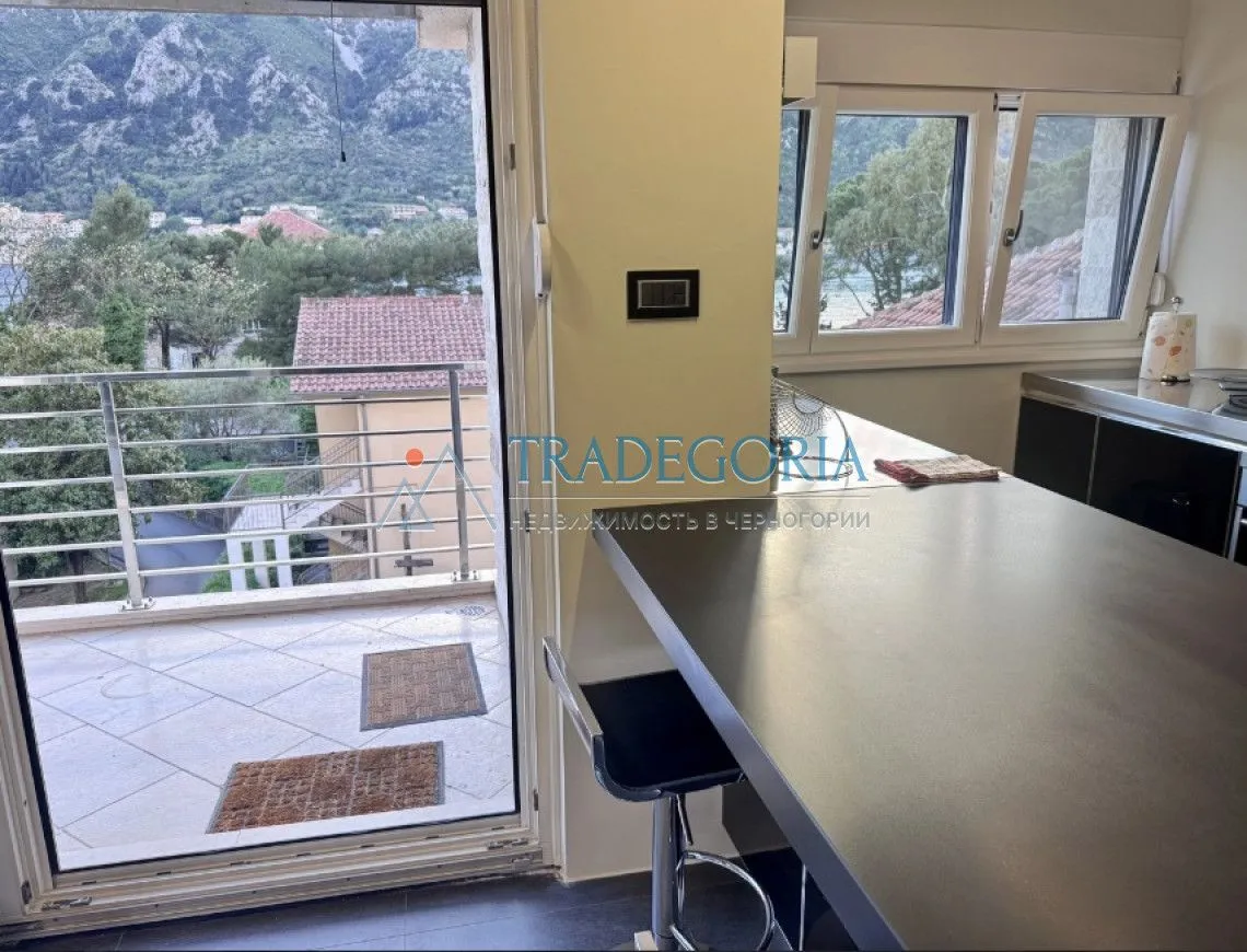 Prodaja, dvosoban stan, 129m², Dobrota, Kotor