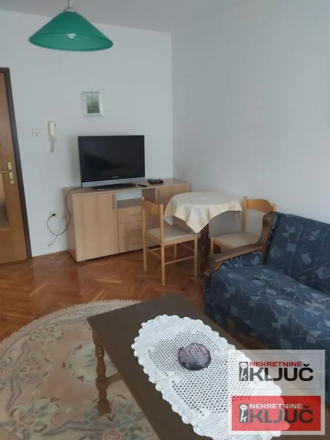 Izdavanje, garsonjera, 24m², Grbavica, Novi Sad Sve Podlokacije