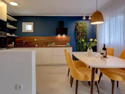 Rent, apartment, 60m², Kotor, Crna Gora - image 4