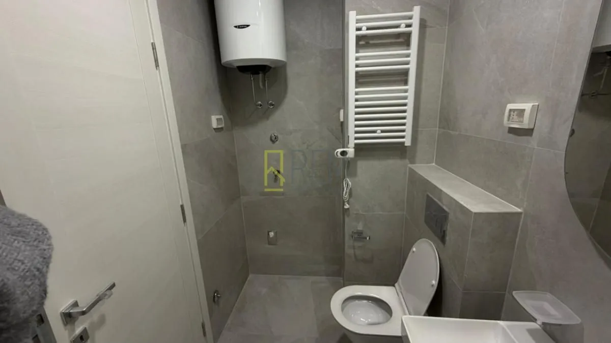 Prodaja, jednosoban stan, 40m², Central Point, Podgorica