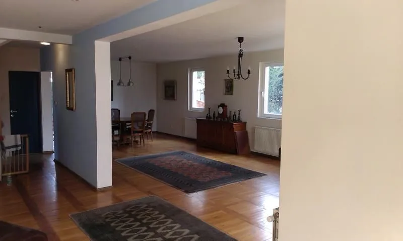 Sale, house, 350m², Banjica, Voždovac Sve Podlokacije