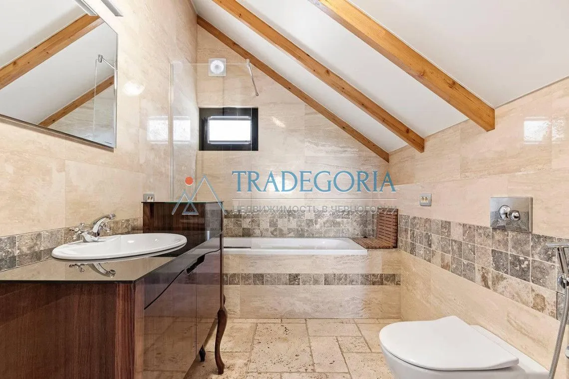 Prodaja, kuća, 220m², Tivat, Crna Gora