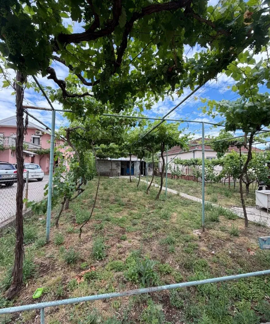 Prodaja, kuća, 90m², Tološi, Podgorica
